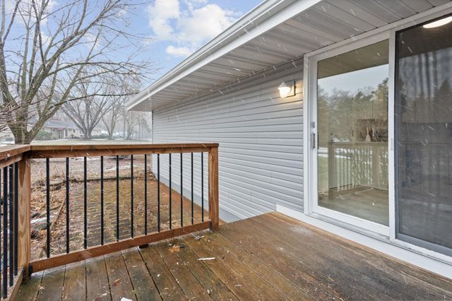 16420 4th Avenue N, Plymouth, MN 55447