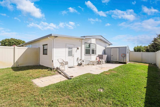 7750 SE Shenandoah Drive, Hobe Sound, FL 33455