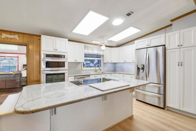 7750 SE Shenandoah Drive, Hobe Sound, FL 33455