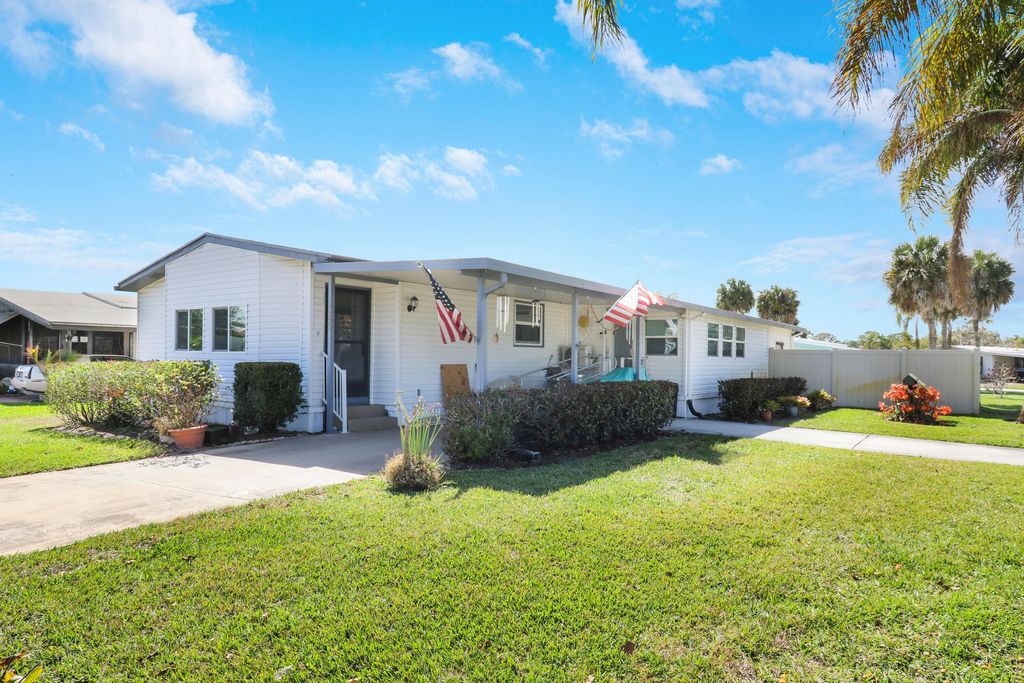 7750 SE Shenandoah Drive, Hobe Sound, FL 33455