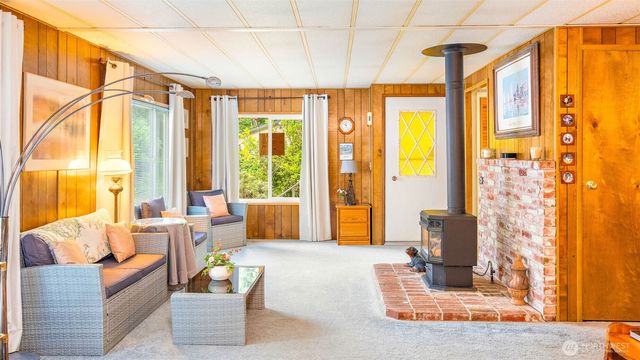 20 NE Wanda Court, Belfair, WA 98528