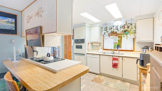 20 NE Wanda Court, Belfair, WA 98528