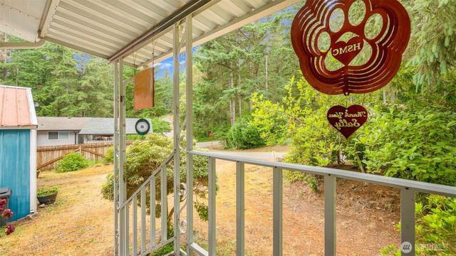 20 NE Wanda Court, Belfair, WA 98528