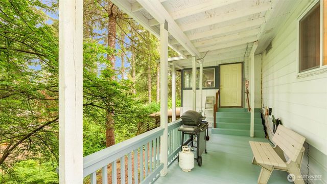 20 NE Wanda Court, Belfair, WA 98528