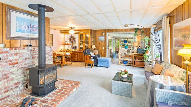 20 NE Wanda Court, Belfair, WA 98528
