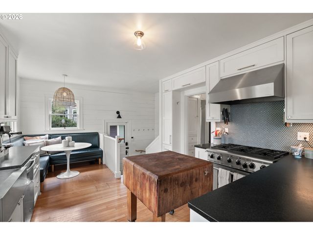 1806 N TERRY St, Portland, OR 97217