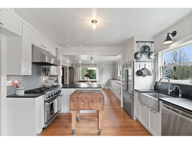 1806 N TERRY St, Portland, OR 97217