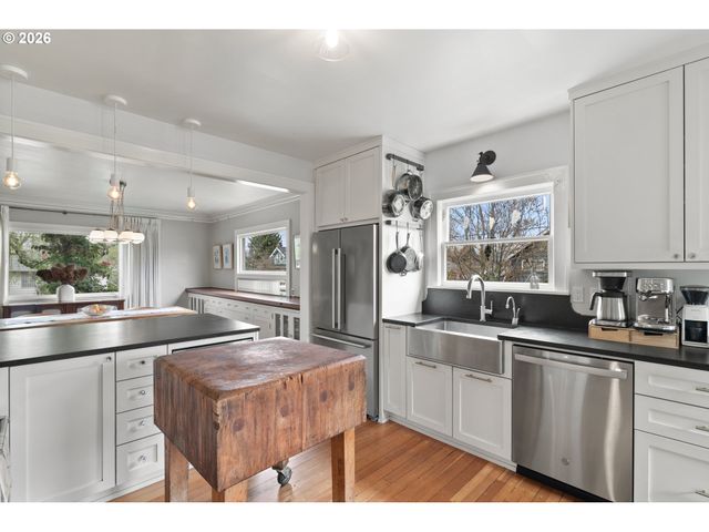 1806 N TERRY St, Portland, OR 97217