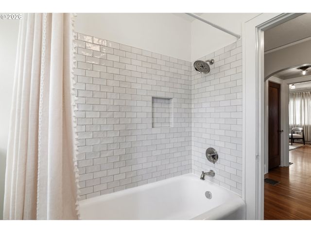 1806 N TERRY St, Portland, OR 97217