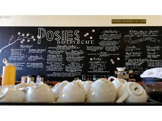 1806 N TERRY St, Portland, OR 97217