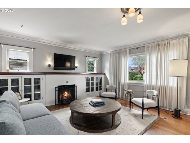 1806 N TERRY St, Portland, OR 97217