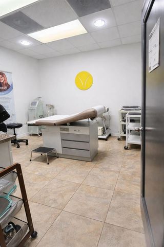 2475 NW 95th Ave 1 and 2, Doral, FL 33172