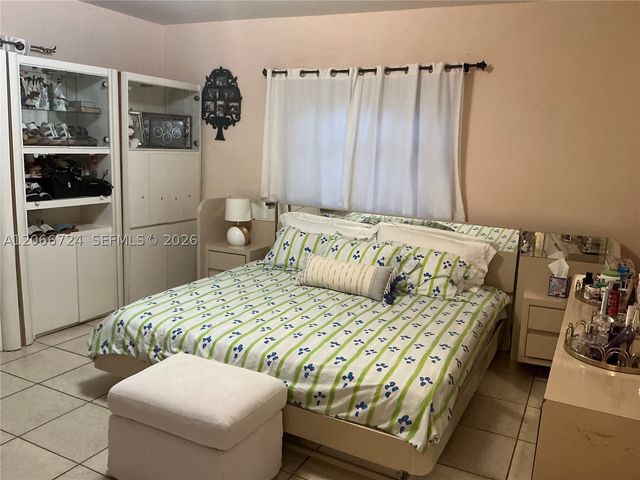 1855 NW 32nd St, Miami, FL 33142