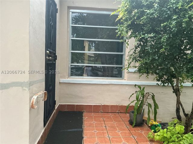 1855 NW 32nd St, Miami, FL 33142