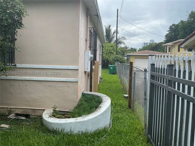 1855 NW 32nd St, Miami, FL 33142