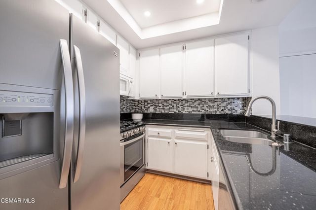 7225 Shoup Avenue 17, West Hills, CA 91307