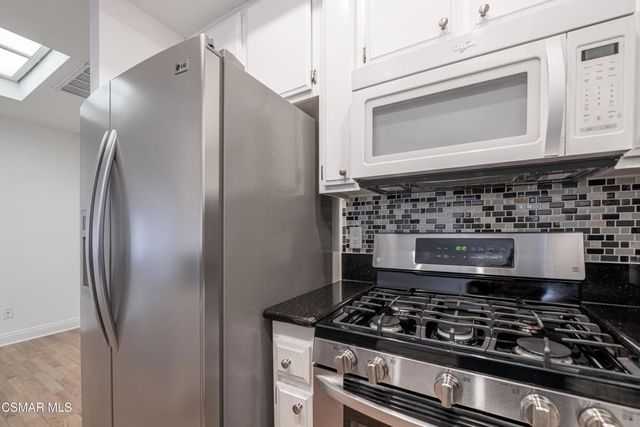 7225 Shoup Avenue 17, West Hills, CA 91307
