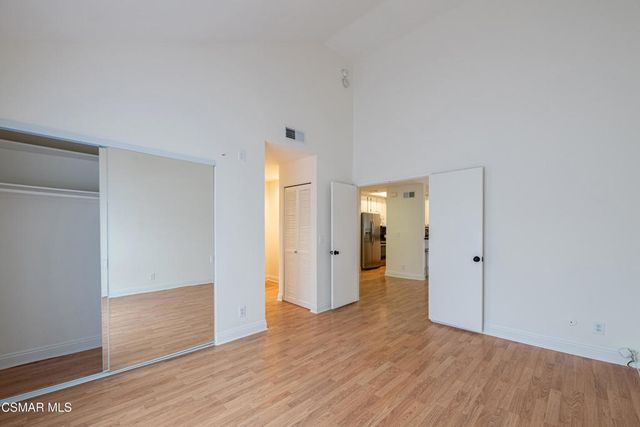 7225 Shoup Avenue 17, West Hills, CA 91307