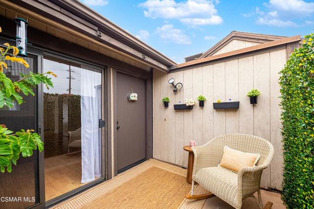 7225 Shoup Avenue 17, West Hills, CA 91307