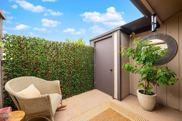 7225 Shoup Avenue 17, West Hills, CA 91307