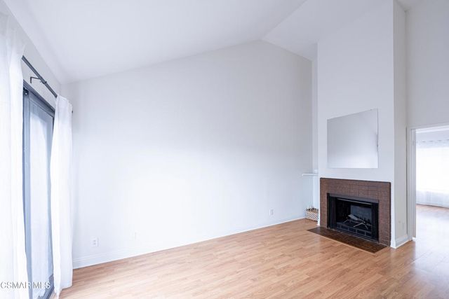 7225 Shoup Avenue 17, West Hills, CA 91307