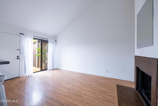 7225 Shoup Avenue 17, West Hills, CA 91307