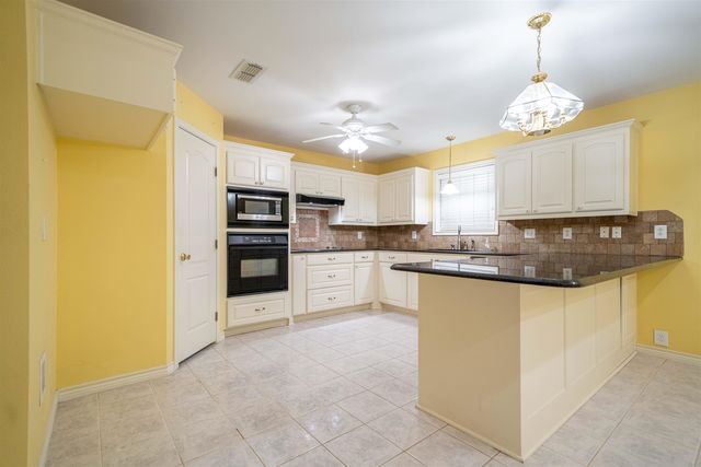 17 Bermuda, Longview, TX 75605