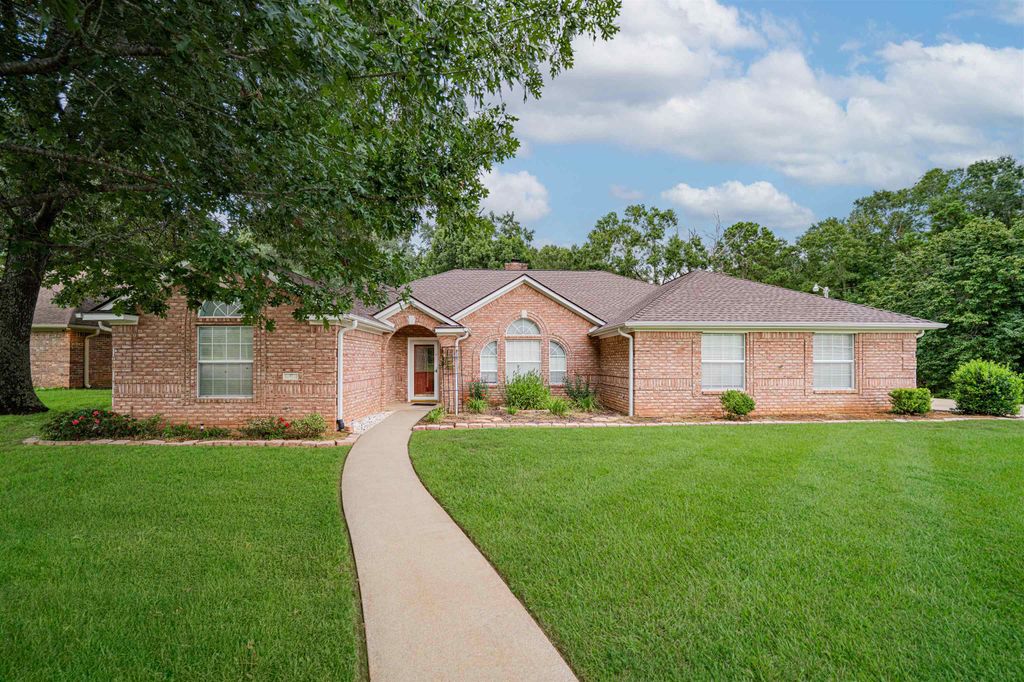 17 Bermuda, Longview, TX 75605