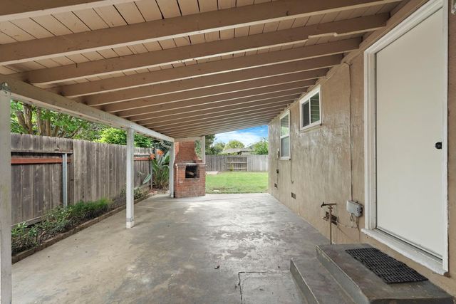 1606 W Lockeford St, Lodi, CA 95242