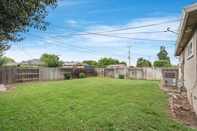 1606 W Lockeford St, Lodi, CA 95242