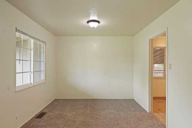 1606 W Lockeford St, Lodi, CA 95242