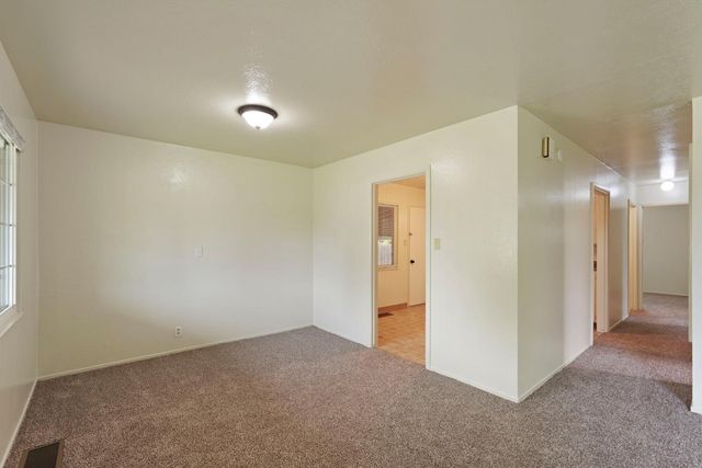 1606 W Lockeford St, Lodi, CA 95242