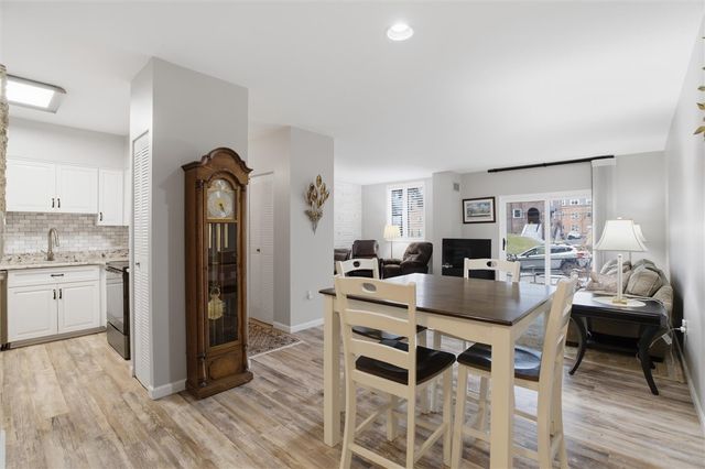 5715 Beacon St 107, Squirrel Hill, PA 15217