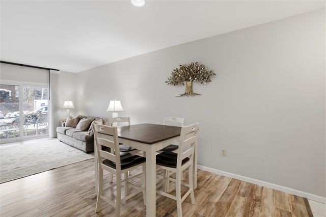 5715 Beacon St 107, Squirrel Hill, PA 15217