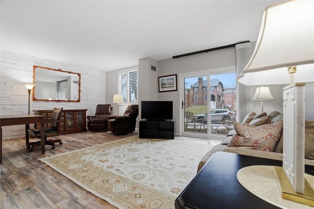 5715 Beacon St 107, Squirrel Hill, PA 15217