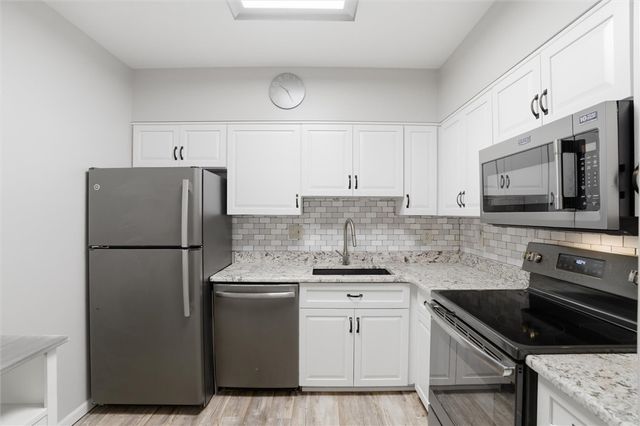 5715 Beacon St 107, Squirrel Hill, PA 15217