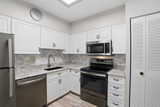 5715 Beacon St 107, Squirrel Hill, PA 15217