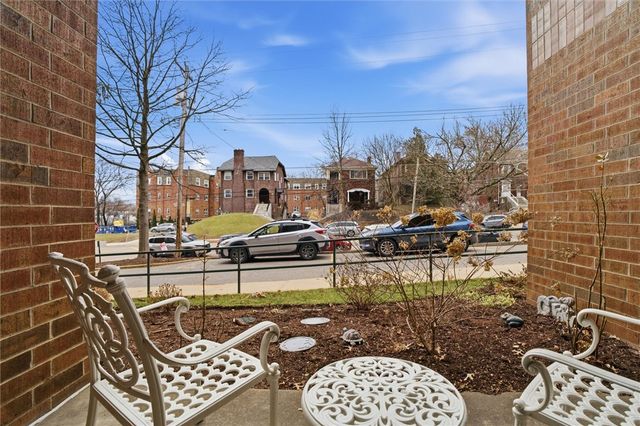 5715 Beacon St 107, Squirrel Hill, PA 15217