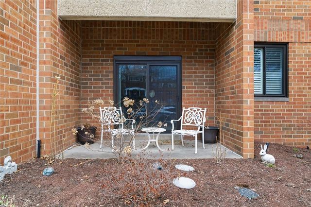 5715 Beacon St 107, Squirrel Hill, PA 15217