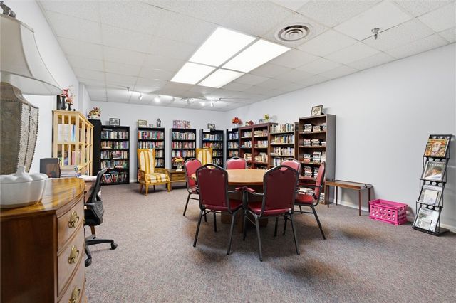 5715 Beacon St 107, Squirrel Hill, PA 15217