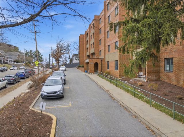 5715 Beacon St 107, Squirrel Hill, PA 15217