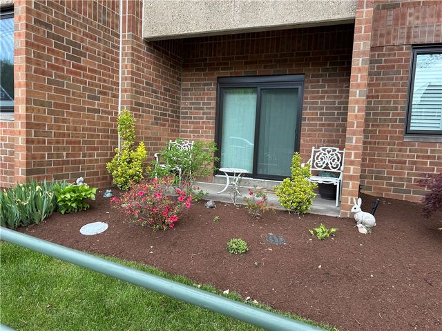 5715 Beacon St 107, Squirrel Hill, PA 15217