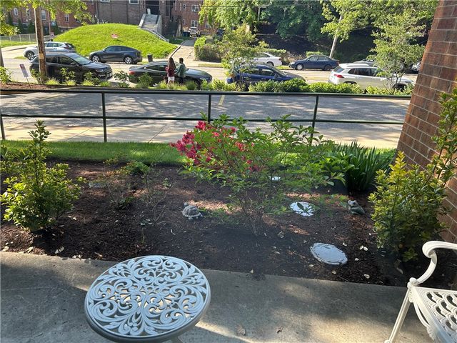 5715 Beacon St 107, Squirrel Hill, PA 15217