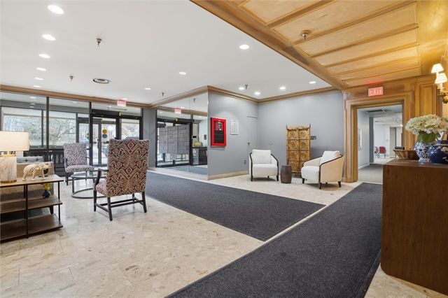 5715 Beacon St 107, Squirrel Hill, PA 15217