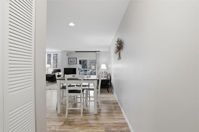 5715 Beacon St 107, Squirrel Hill, PA 15217