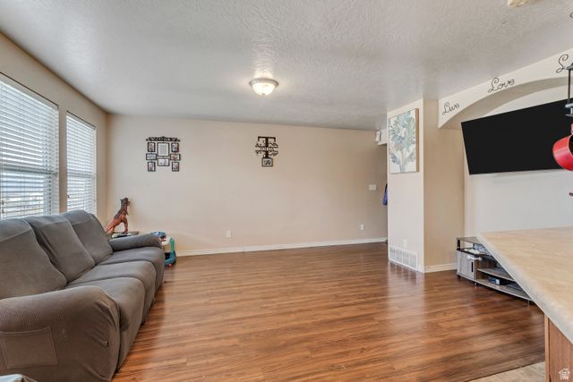 1327 LILY PAD DR, Spanish Fork, UT 84660