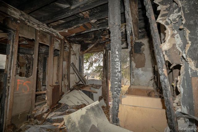 12609 Kelly Road, Detroit, MI 48224