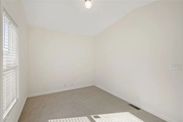525 Palm Ave 30, Beaumont, CA 92223