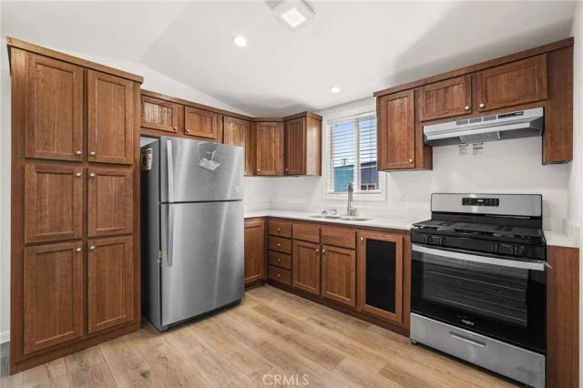525 Palm Ave 30, Beaumont, CA 92223