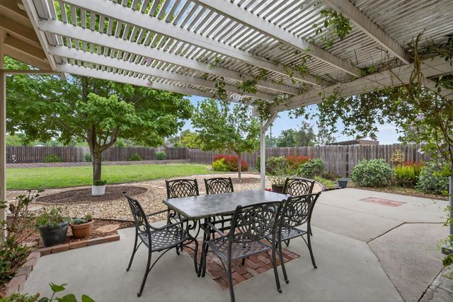 2237 I St, Rio Linda, CA 95673